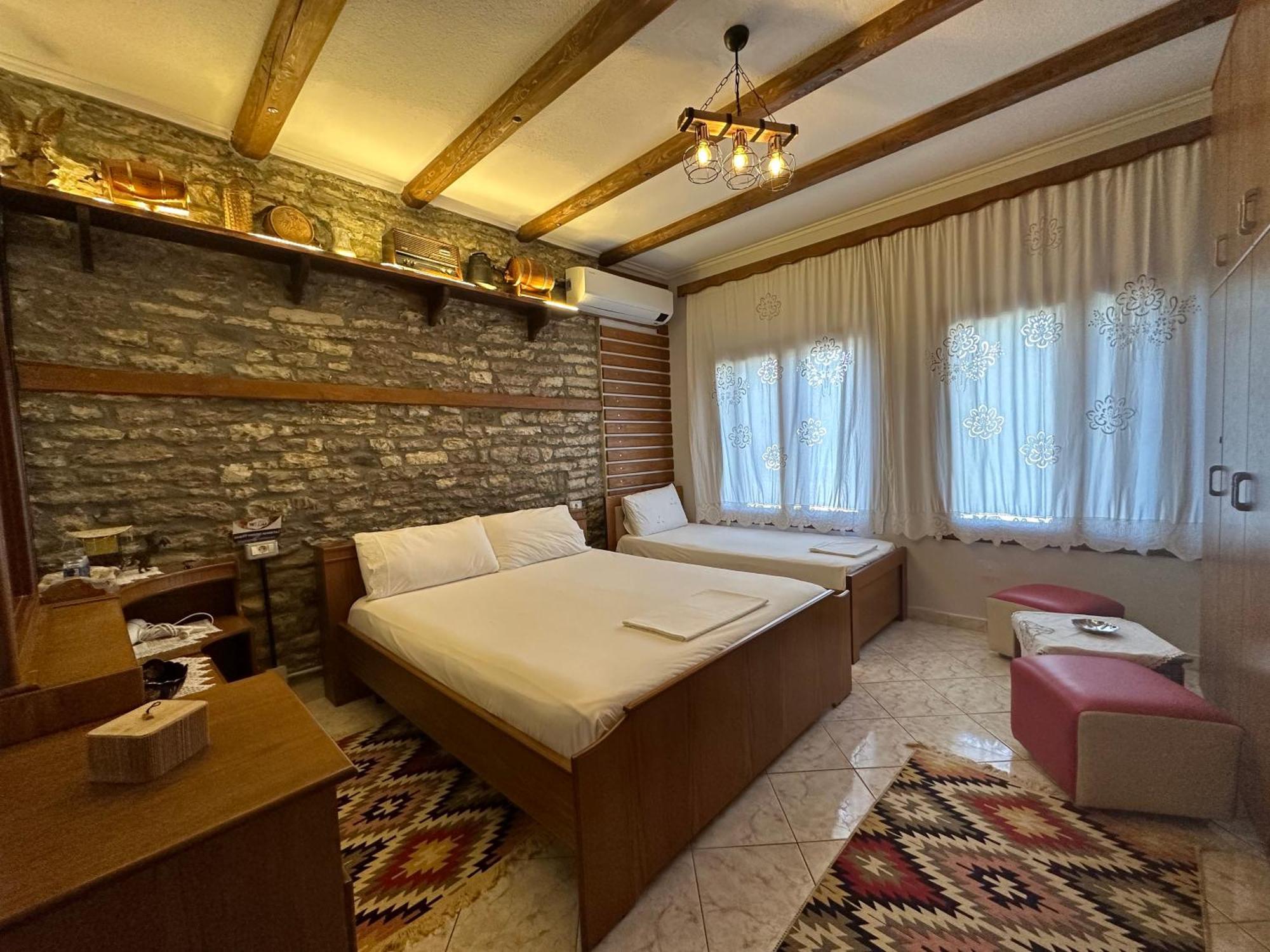 Ahmetaj Guest House Gjirokastër 外观 照片