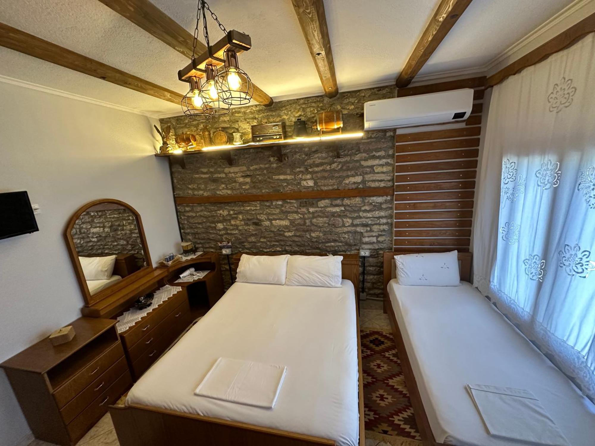 Ahmetaj Guest House Gjirokastër 外观 照片