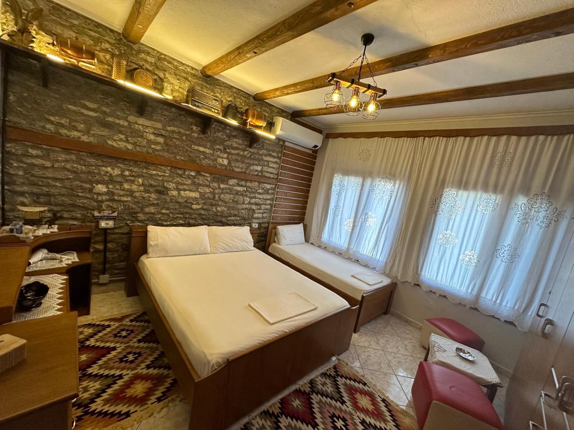 Ahmetaj Guest House Gjirokastër 外观 照片