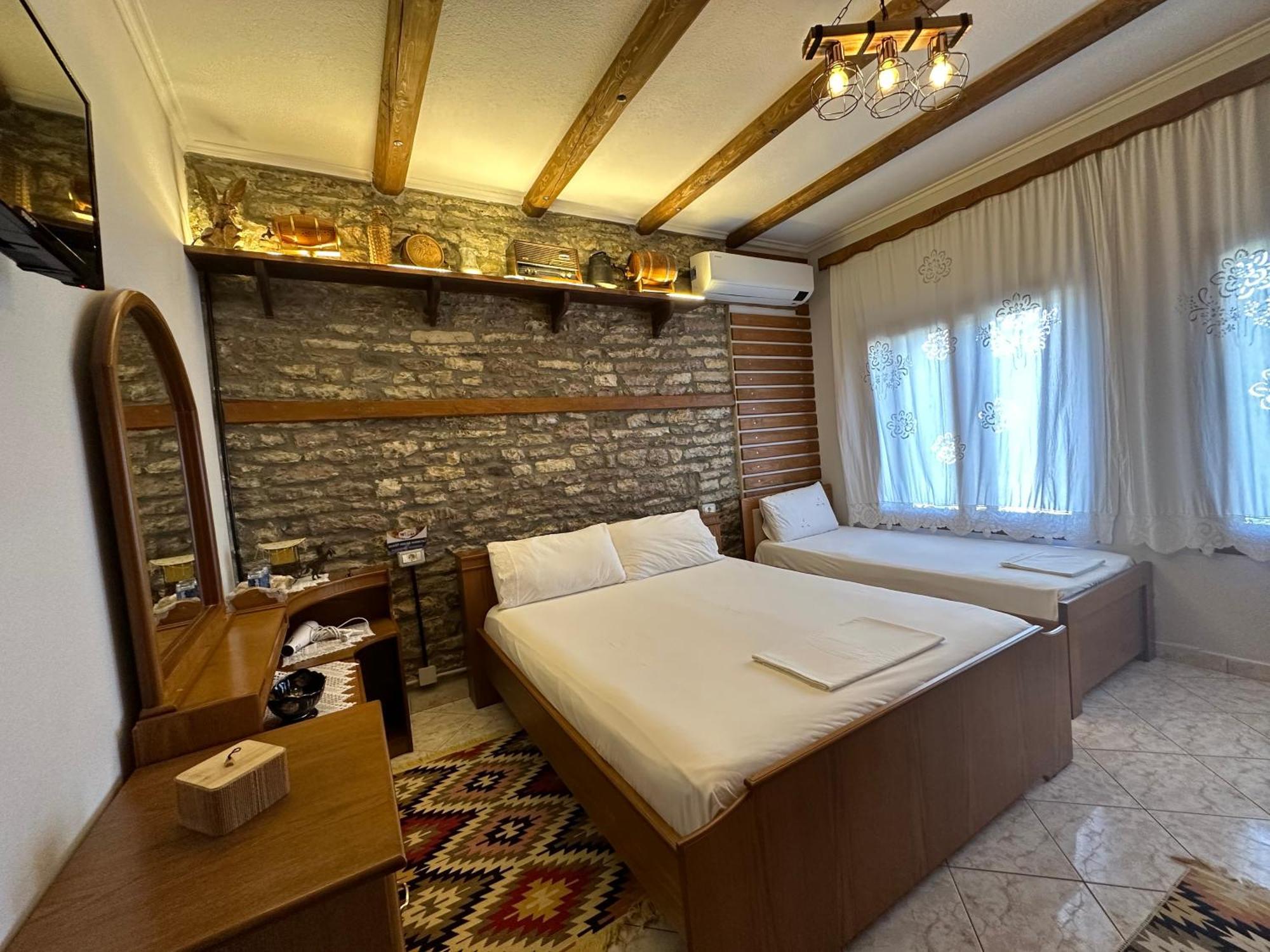 Ahmetaj Guest House Gjirokastër 外观 照片