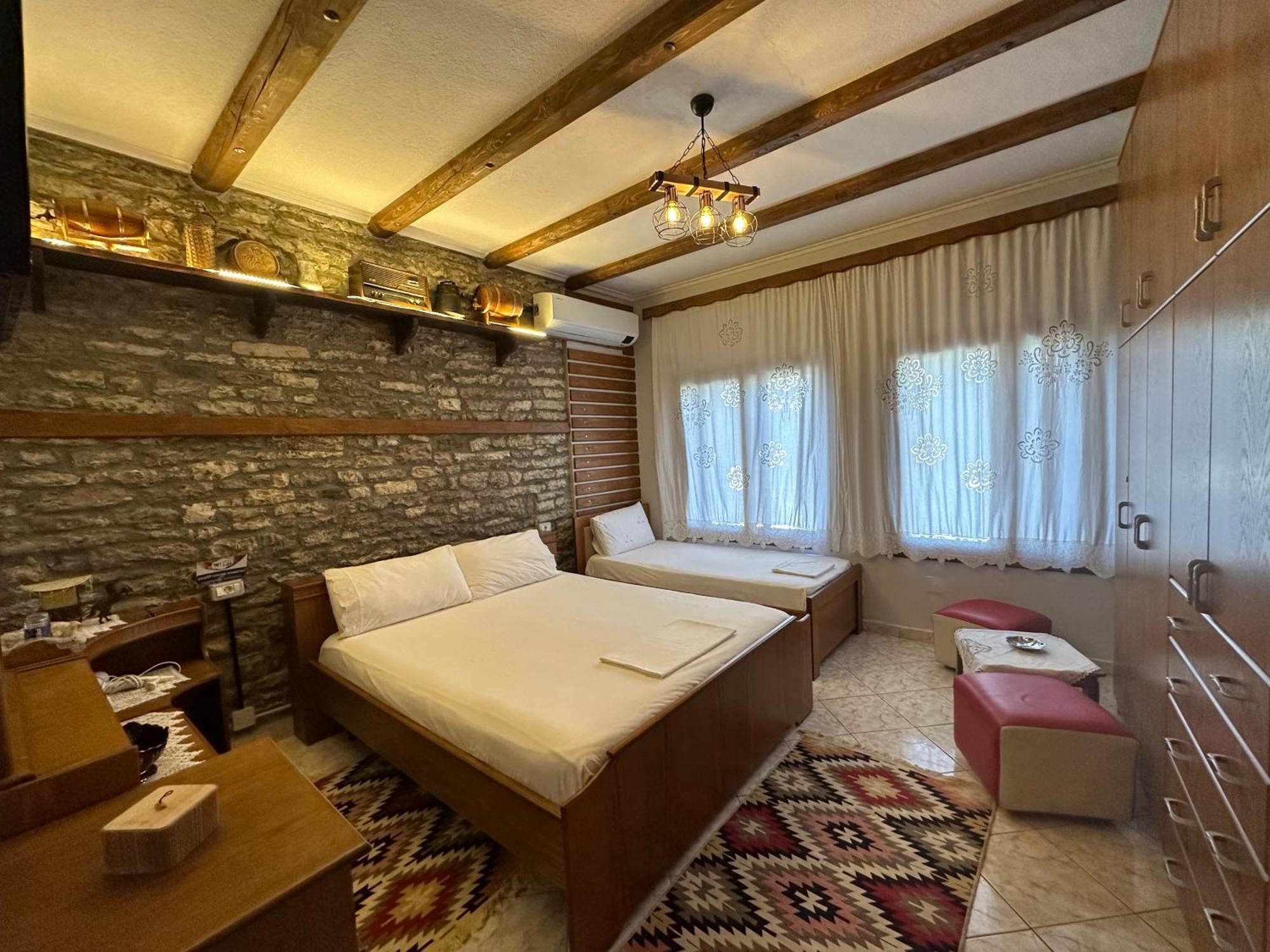 Ahmetaj Guest House Gjirokastër 外观 照片